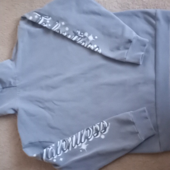 TALENTLESS 💙 - Picture 4 of 5